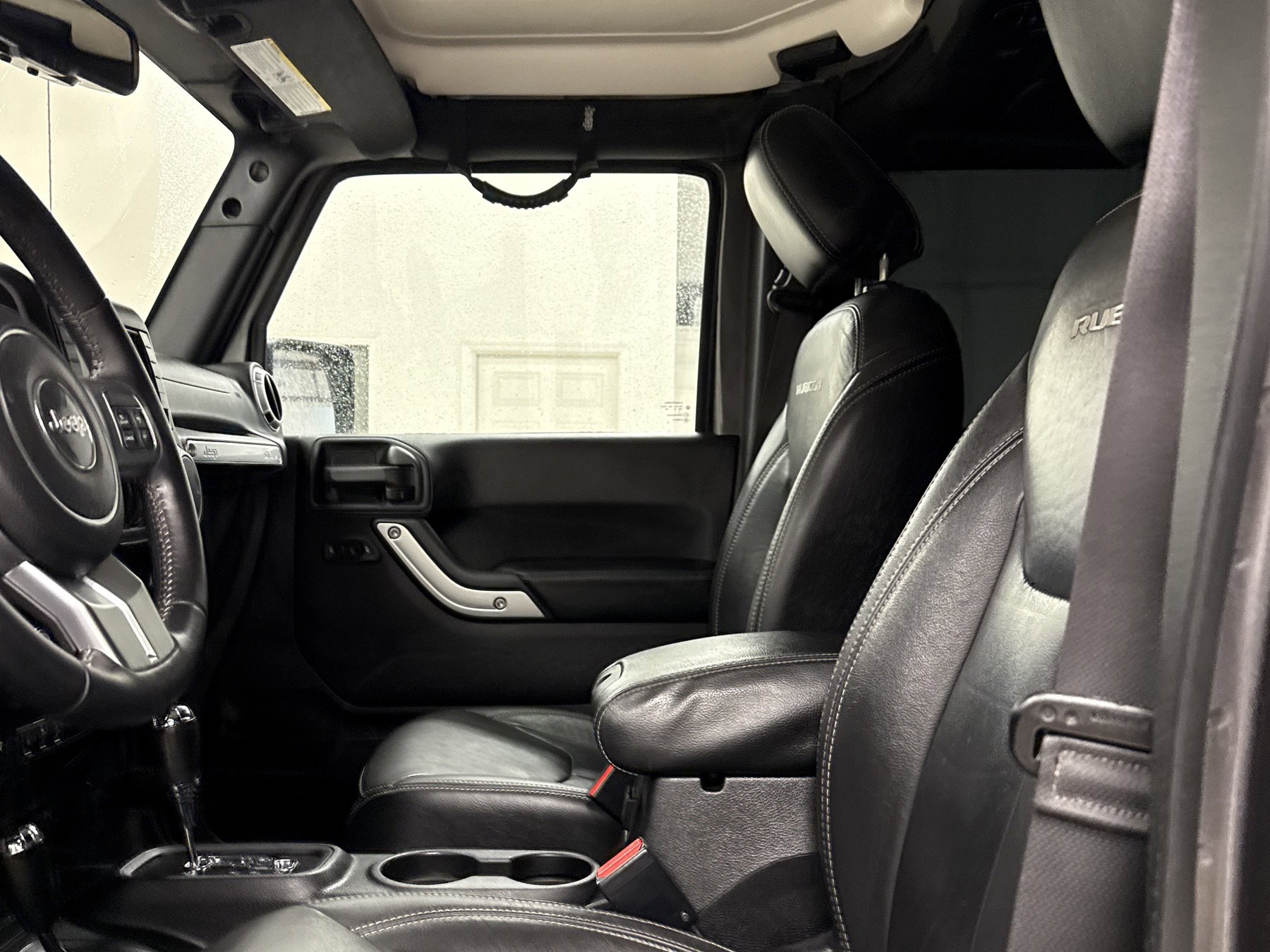 Used 2016 Jeep Wrangler Unlimited Rubicon image 4