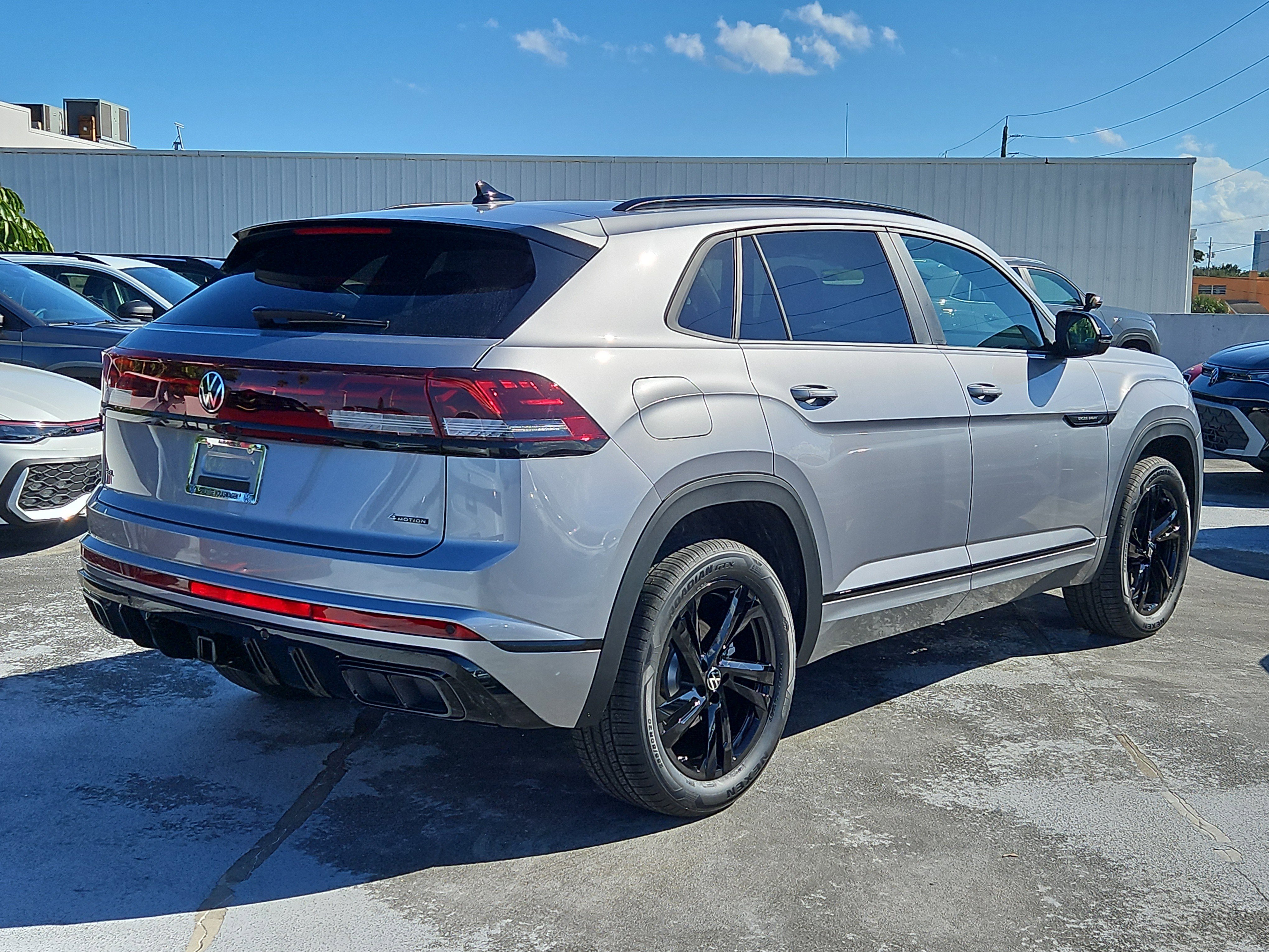 New 2026 Volkswagen Atlas Cross Sport SEL R-Line image 3