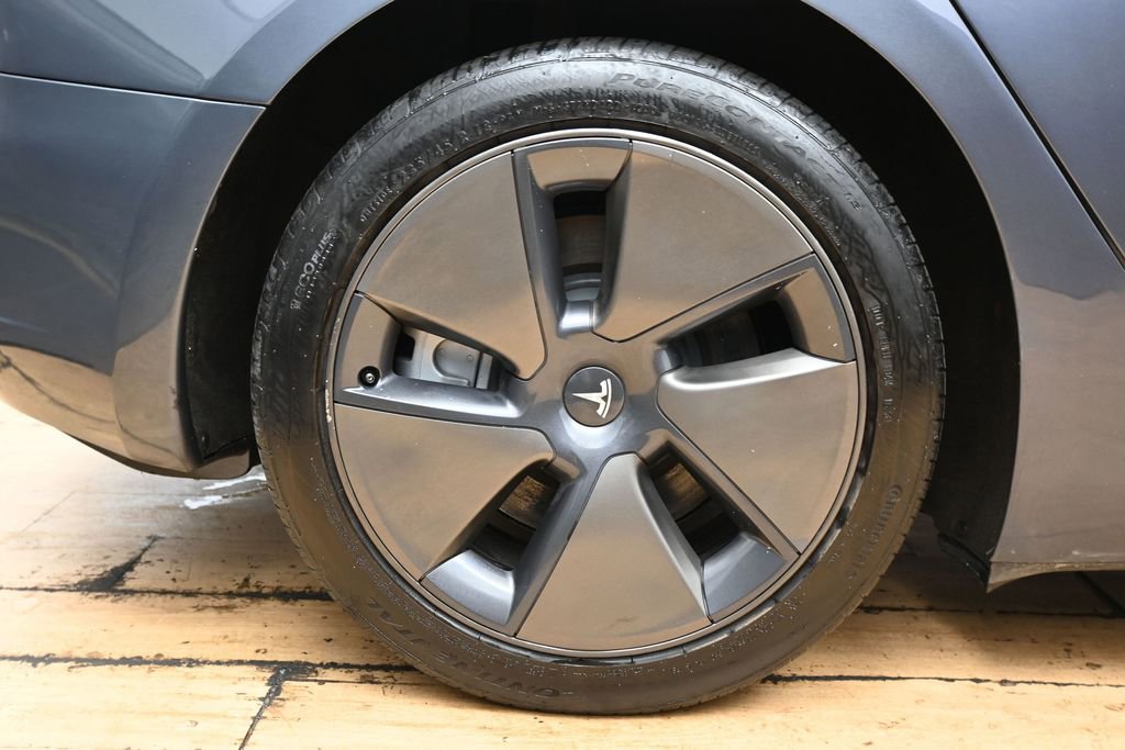 Used 2023 Tesla Model 3 Standard Range image 14