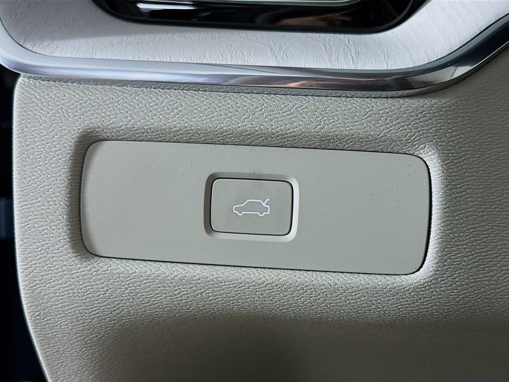 New 2026 Volvo XC60 B5 Ultra w/ Climate Package PRO image 10