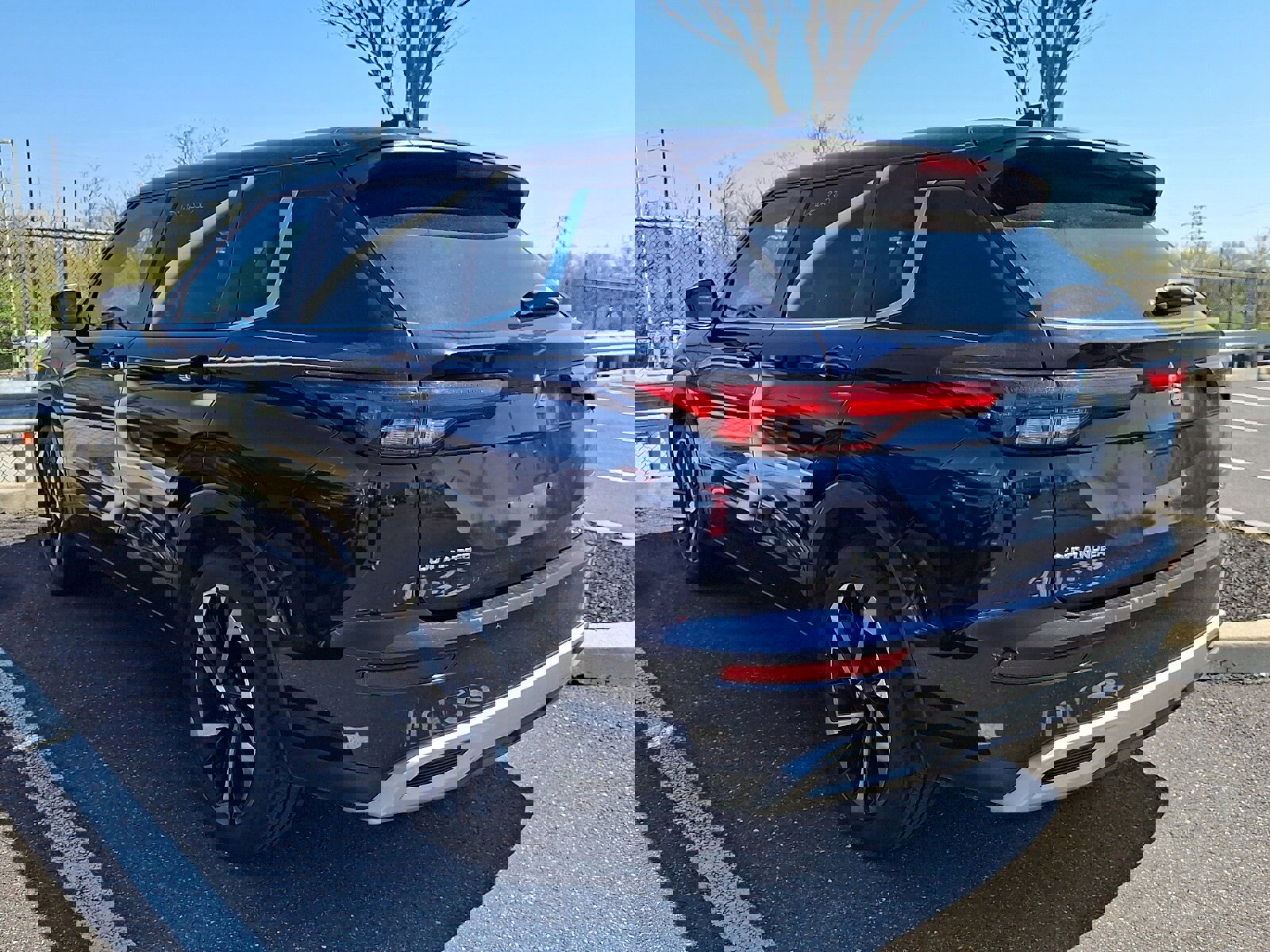 Used 2024 Mitsubishi Outlander SE Black Edition image 3