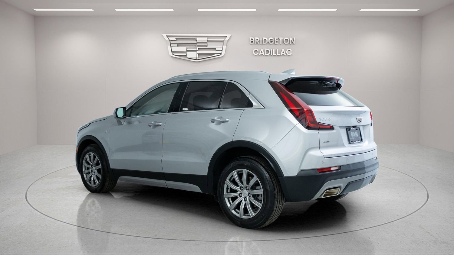 Used 2022 Cadillac XT4 Premium Luxury w/ Safety Alert Package AWD/4WD image 5