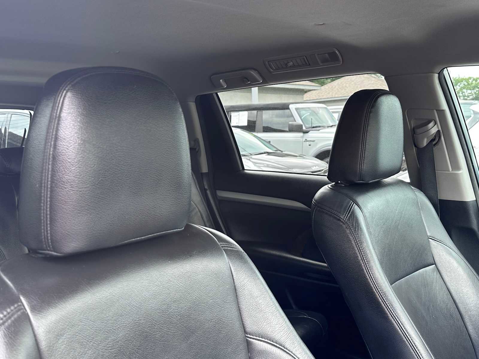 Used 2015 Toyota Highlander LE FWD image 21