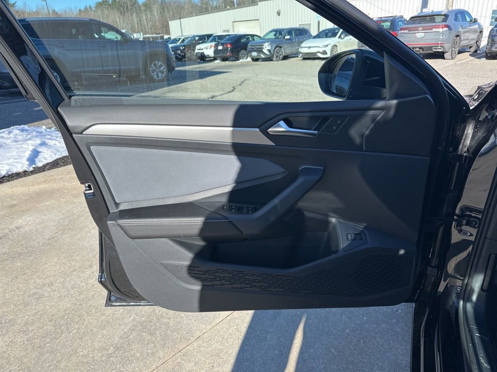 New 2026 Volkswagen Jetta SE image 10