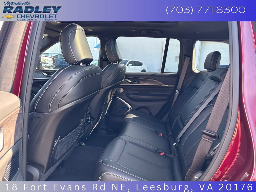 Used 2023 Jeep Grand Cherokee Overland AWD/4WD image 23