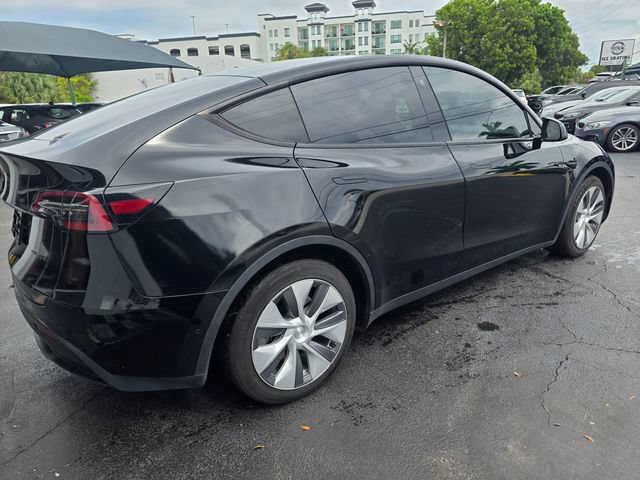 Used 2022 Tesla Model Y Long Range AWD/4WD image 6