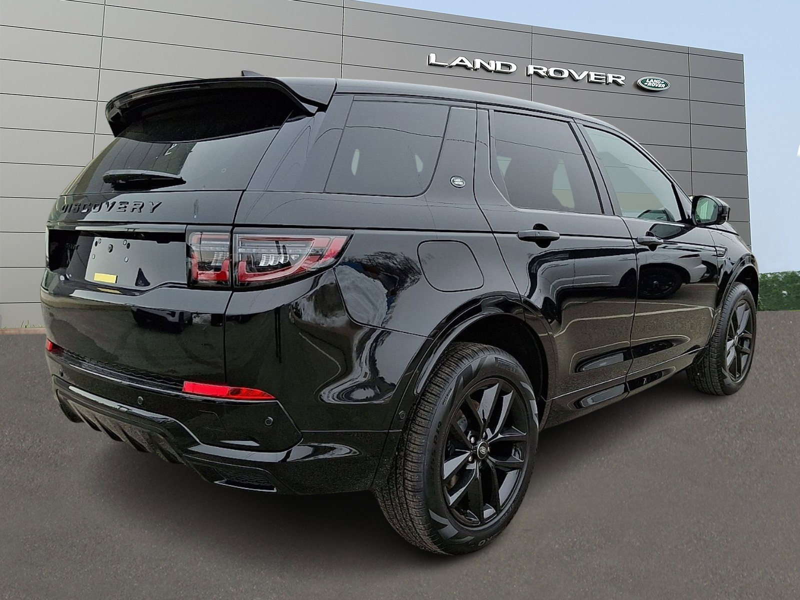 New 2026 Land Rover Discovery Sport Landmark image 2
