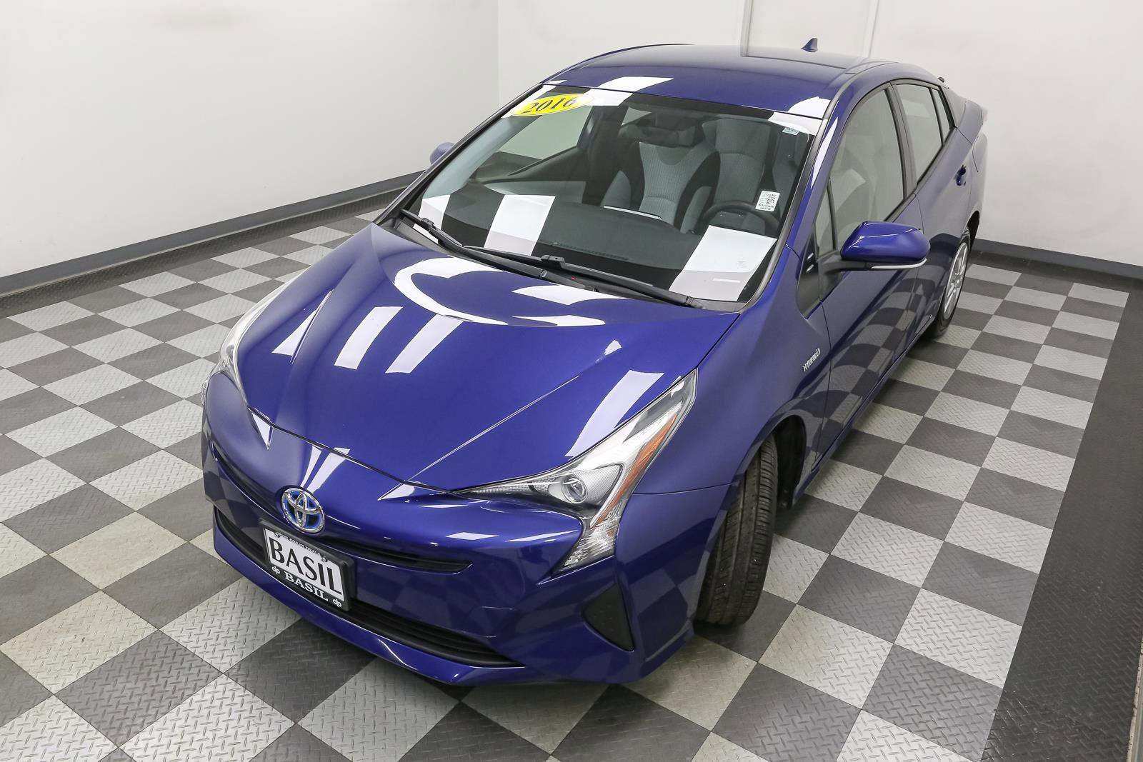 Used 2016 Toyota Prius Two FWD image 6