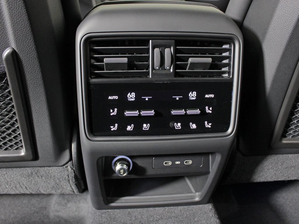 Certified 2026 Porsche Cayenne AWD/4WD image 36