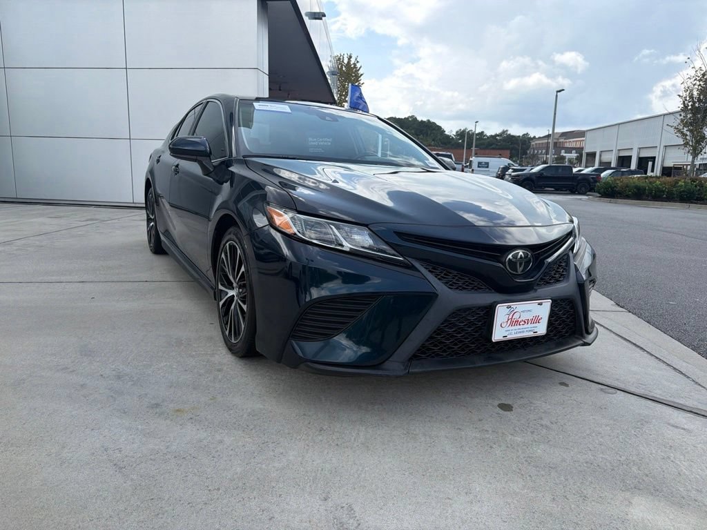 Used 2019 Toyota Camry SE w/ Carpet Mat Package
