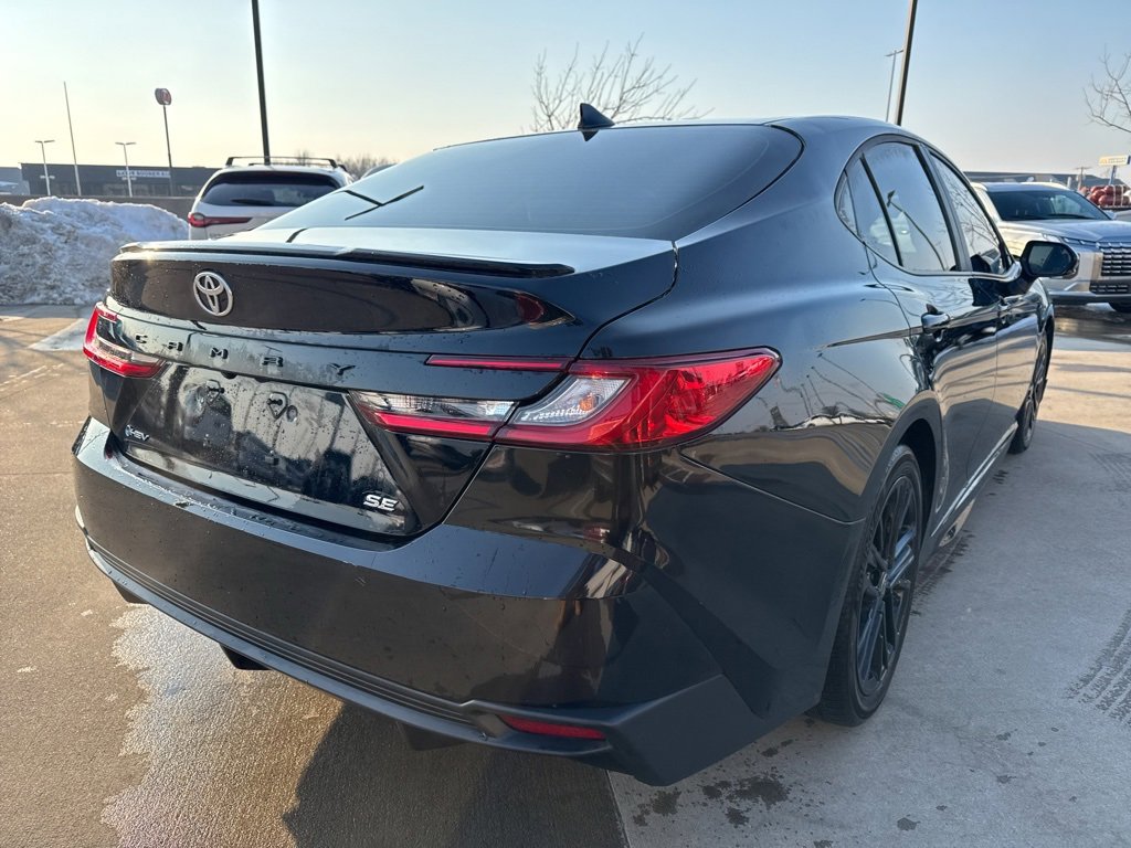 Used 2025 Toyota Camry SE image 4