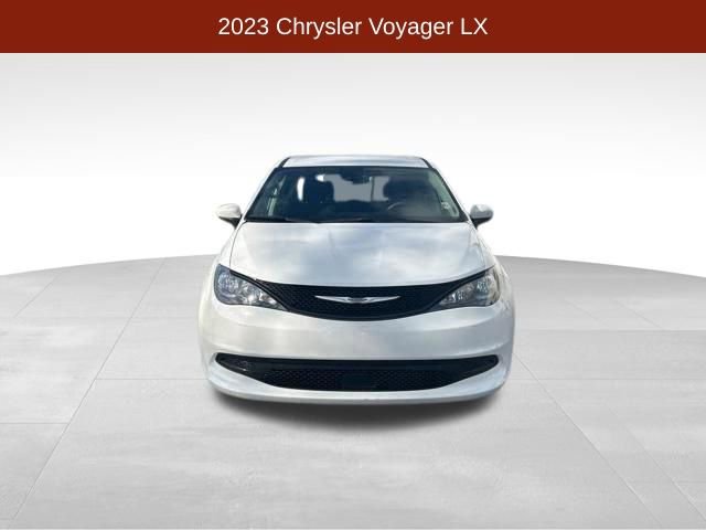 Used 2023 Chrysler Voyager LX image 2