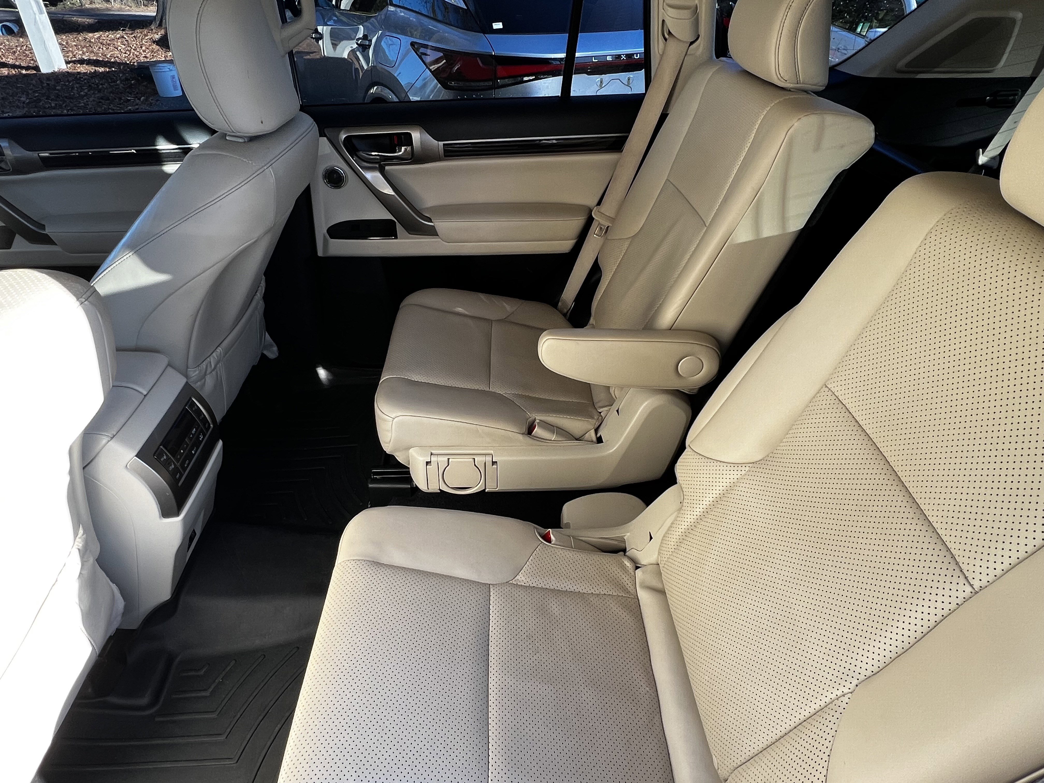 Used 2021 Lexus GX 460 Luxury image 31