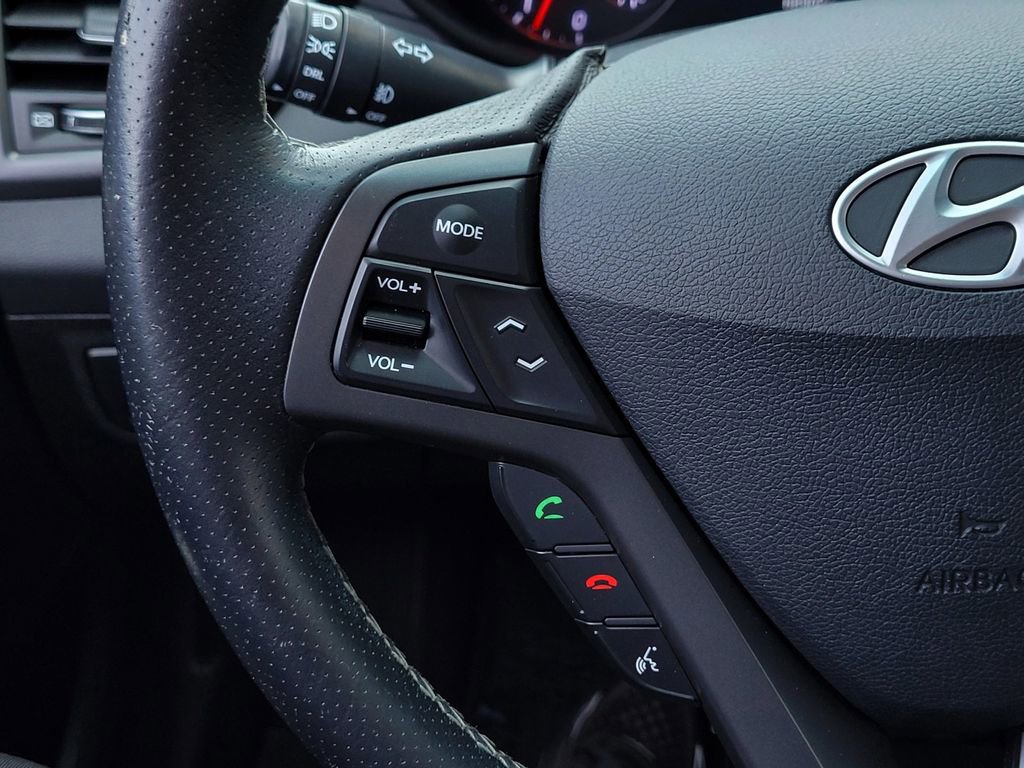 Used 2016 Hyundai Veloster Turbo image 19