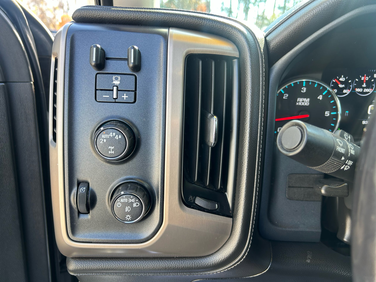 Used 2018 GMC Sierra 1500 Denali w/ Denali Ultimate Package image 25