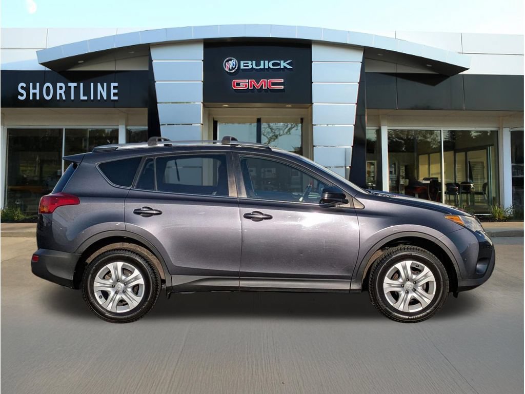 Used 2014 Toyota RAV4 LE AWD/4WD image 2
