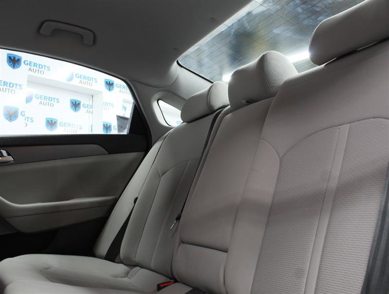 Used 2016 Hyundai Sonata SE image 18