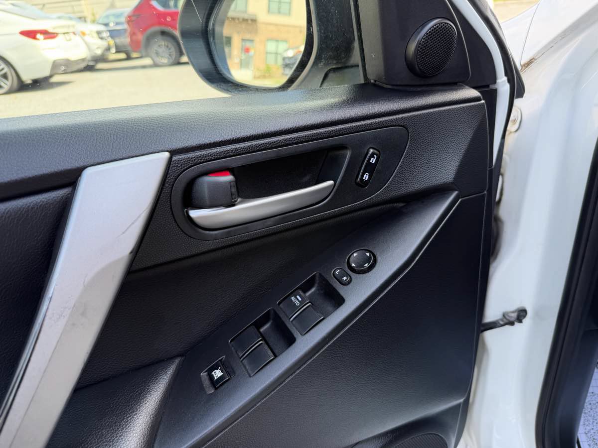 Used 2011 MAZDA MAZDA3 s Grand Touring w/ Tech Pkg FWD image 24