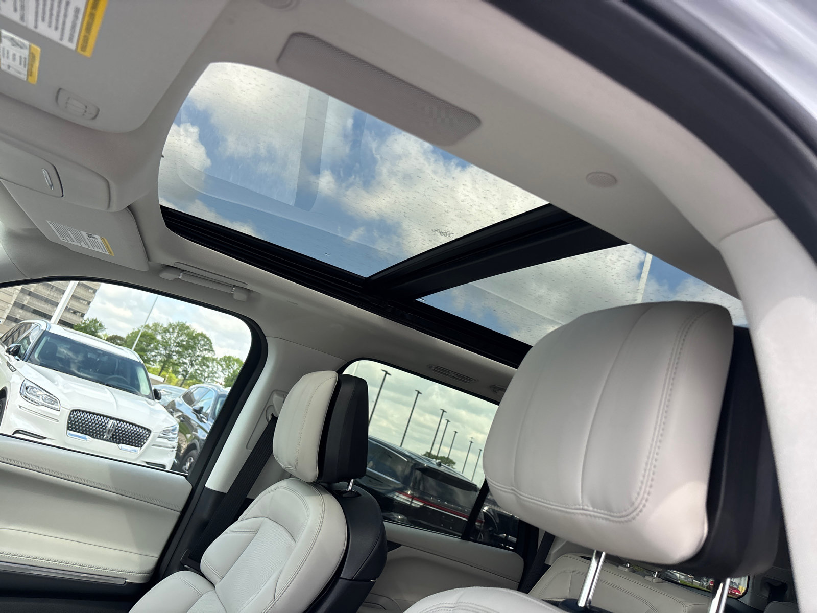 New 2026 Lincoln Navigator Reserve AWD/4WD image 25