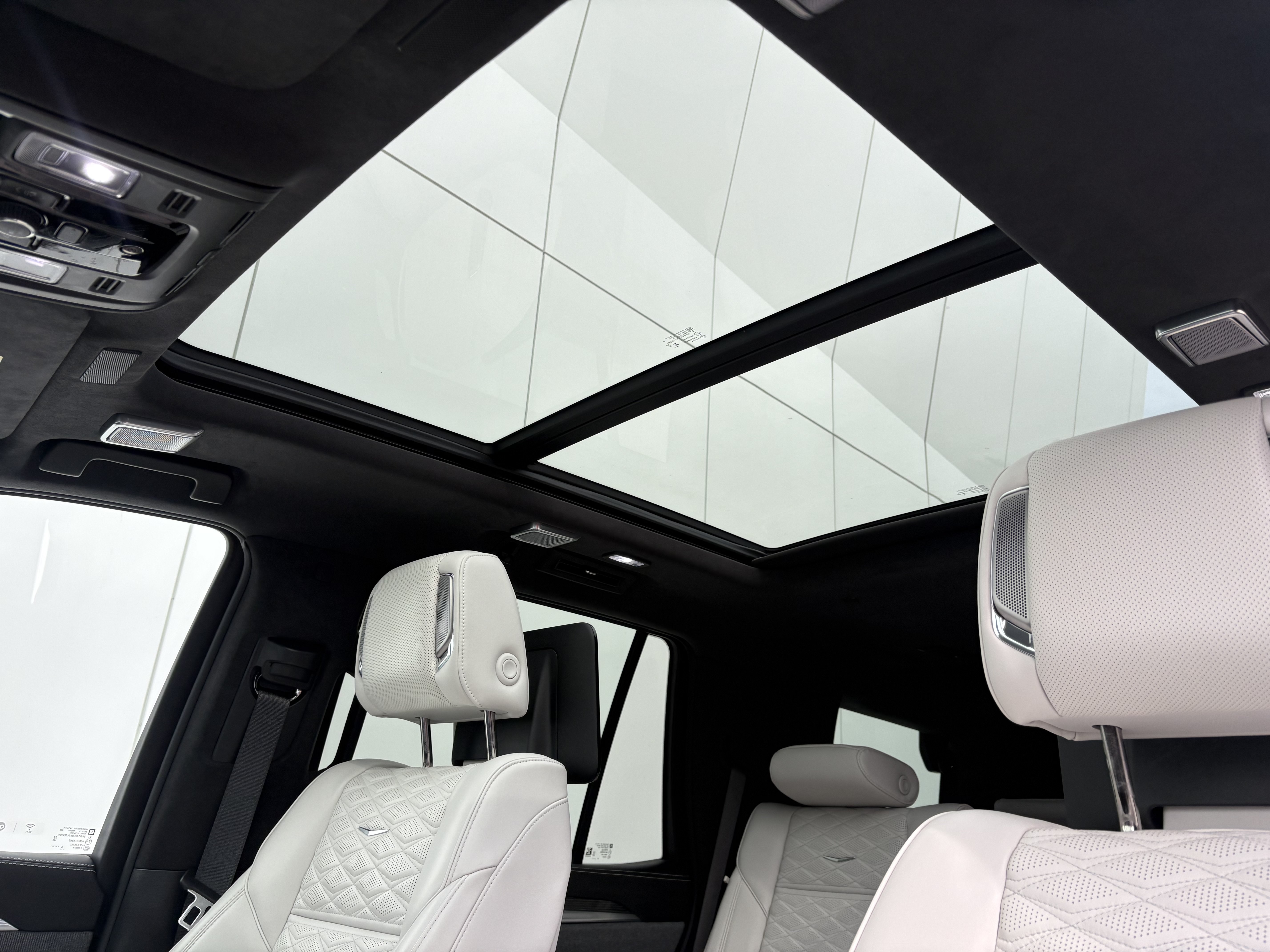Certified 2025 Cadillac Escalade V AWD/4WD image 18