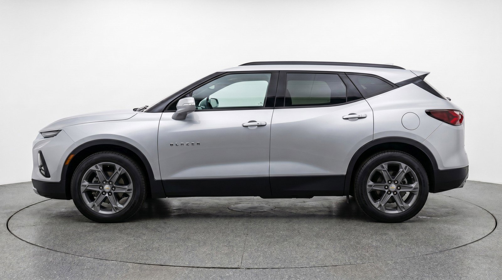 Used 2025 Chevrolet Blazer LT FWD image 5