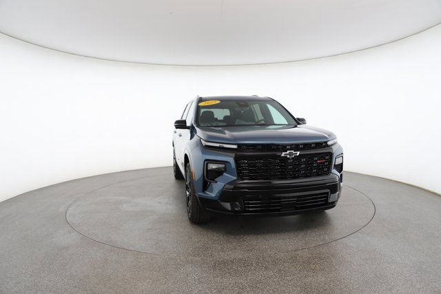 Used 2025 Chevrolet Traverse RS image 29