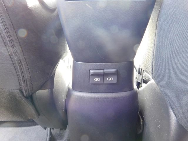 Used 2021 Nissan Kicks S image 18