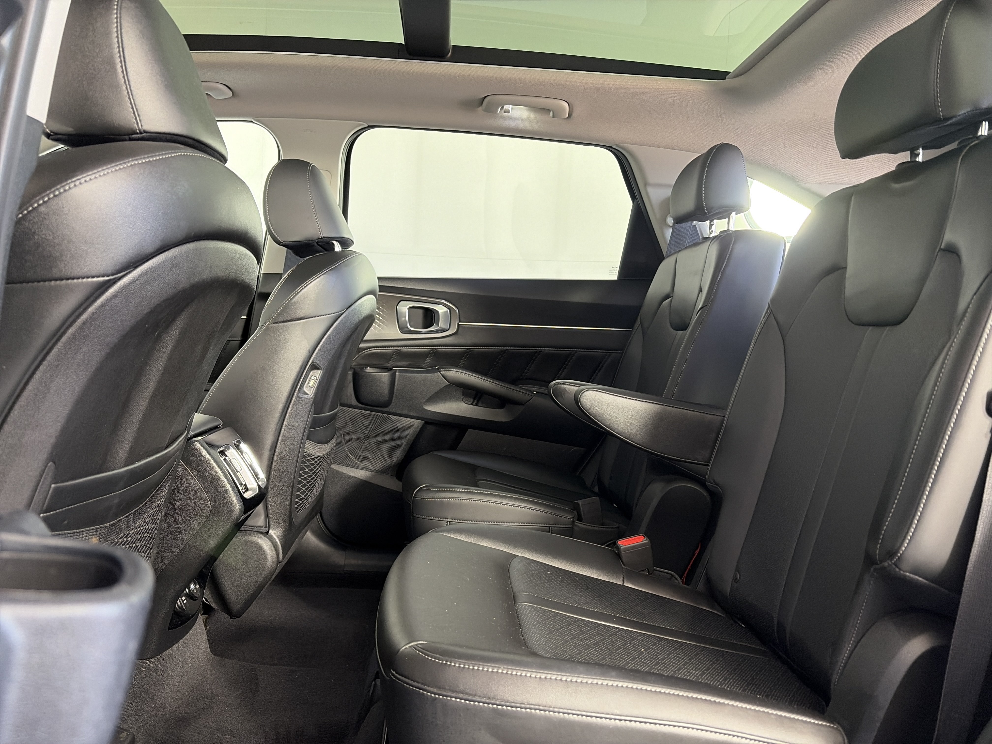 Used 2023 Kia Sorento SX AWD/4WD image 7