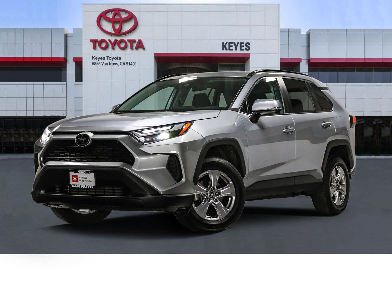 Certified 2024 Toyota RAV4 XLE FWD image 1