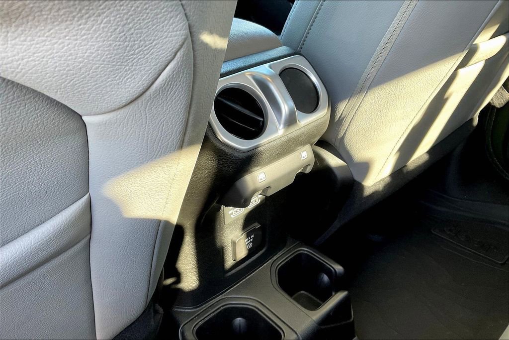 Used 2023 Jeep Gladiator Sport image 25