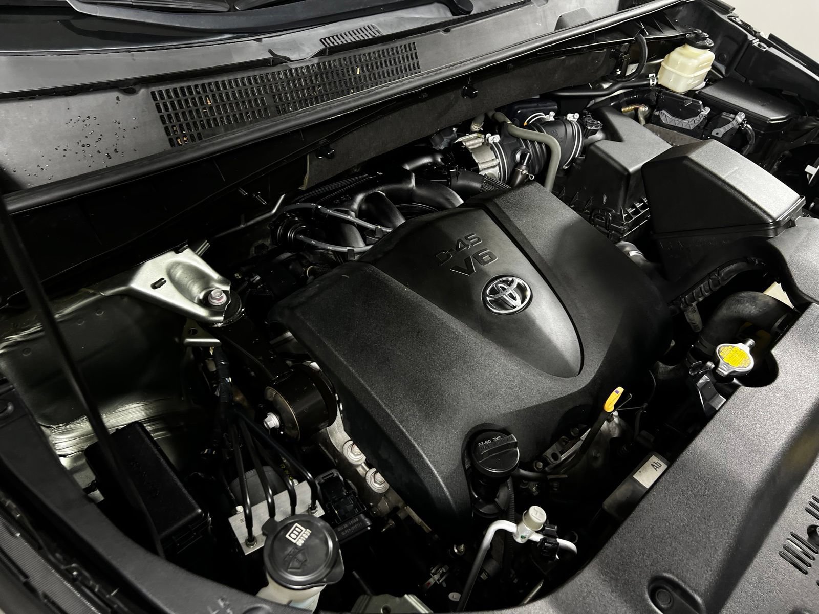 Certified 2017 Toyota Highlander Limited FWD image 10