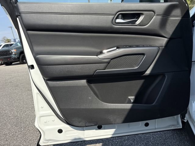 Used 2024 Nissan Pathfinder SL w/ Cargo Package image 37