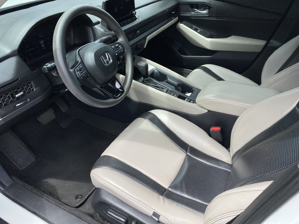 Used 2023 Honda Accord EX image 10