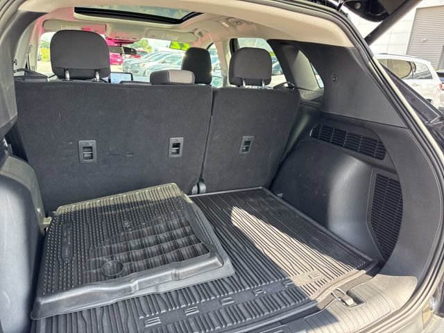 Used 2022 Ford Escape SE w/ SE Sport Appearance Package image 22