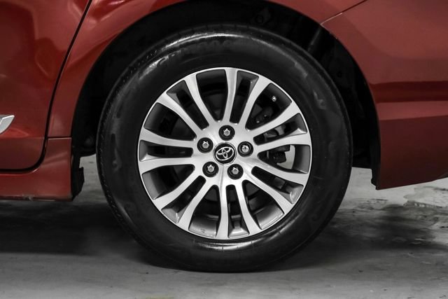 Used 2019 Toyota Sienna XLE Premium FWD image 48