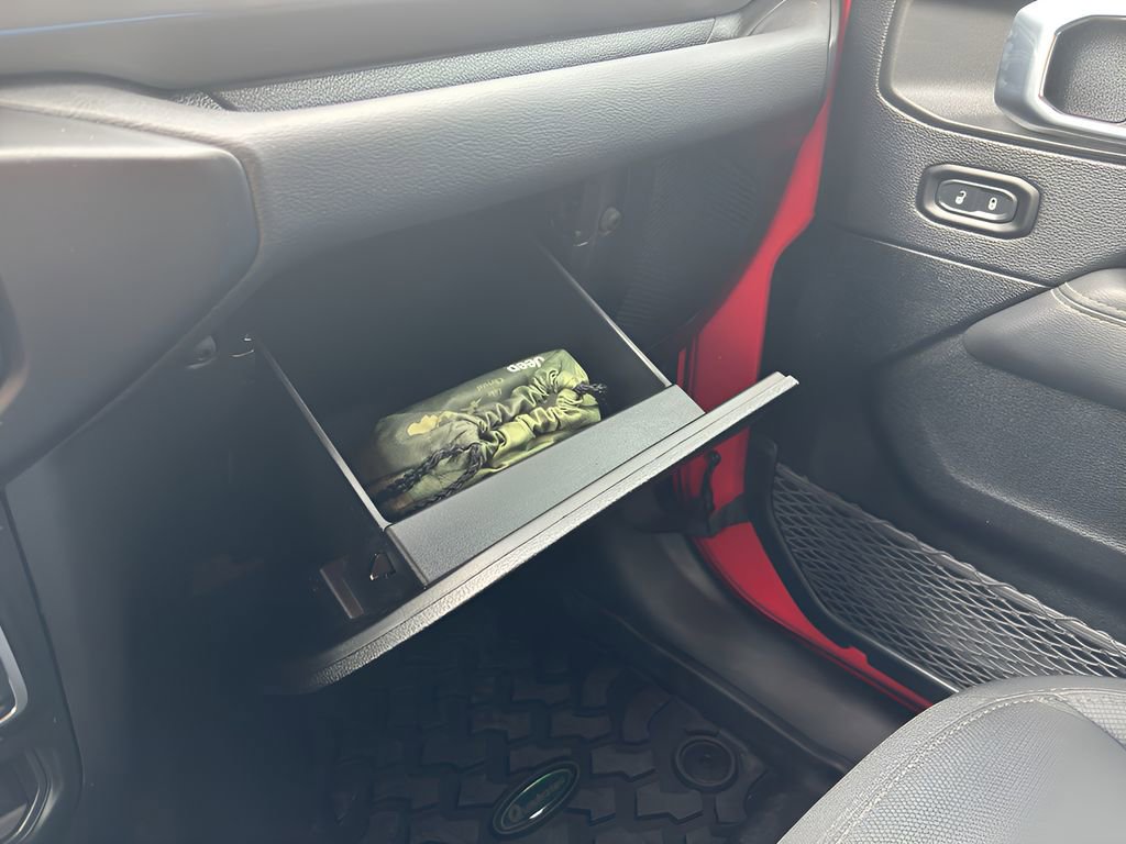 Used 2021 Jeep Wrangler Unlimited Sahara image 16