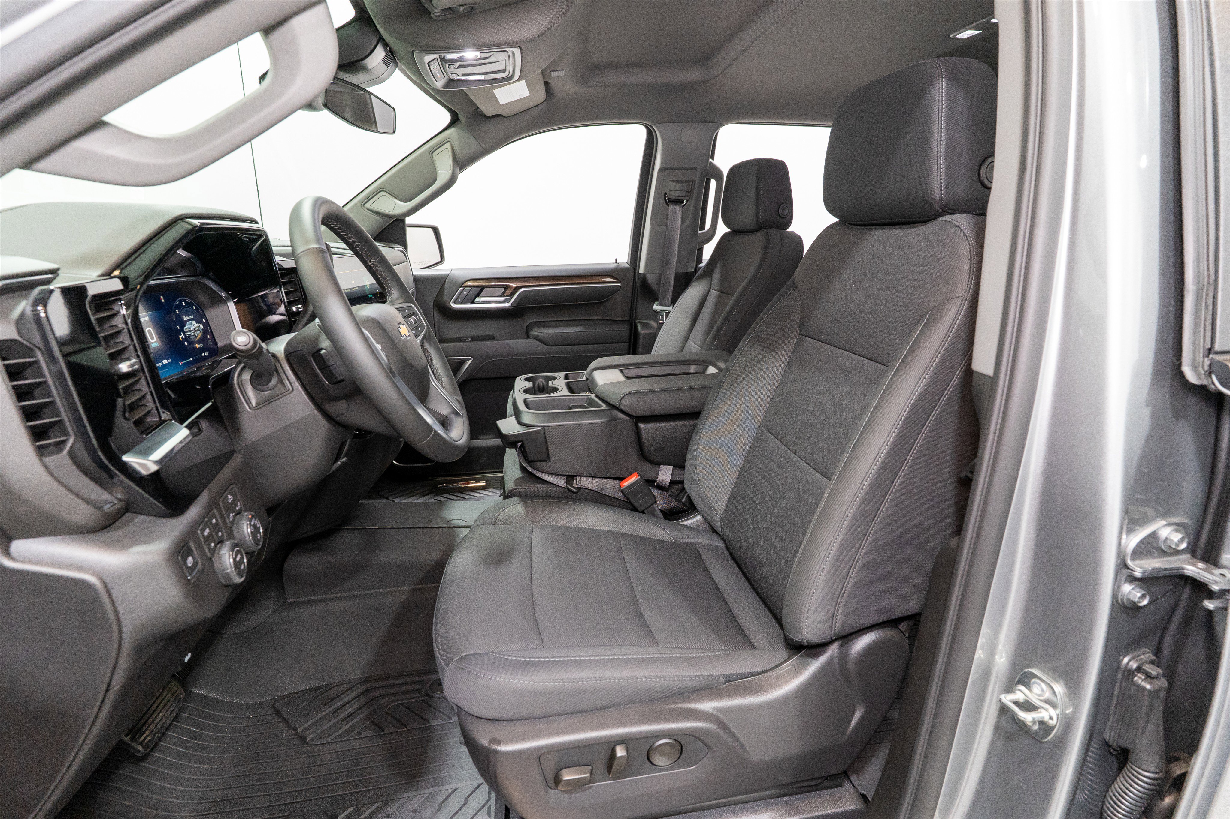 Used 2026 Chevrolet Silverado 1500 LT w/ Z71 Off-Road Package AWD/4WD image 16