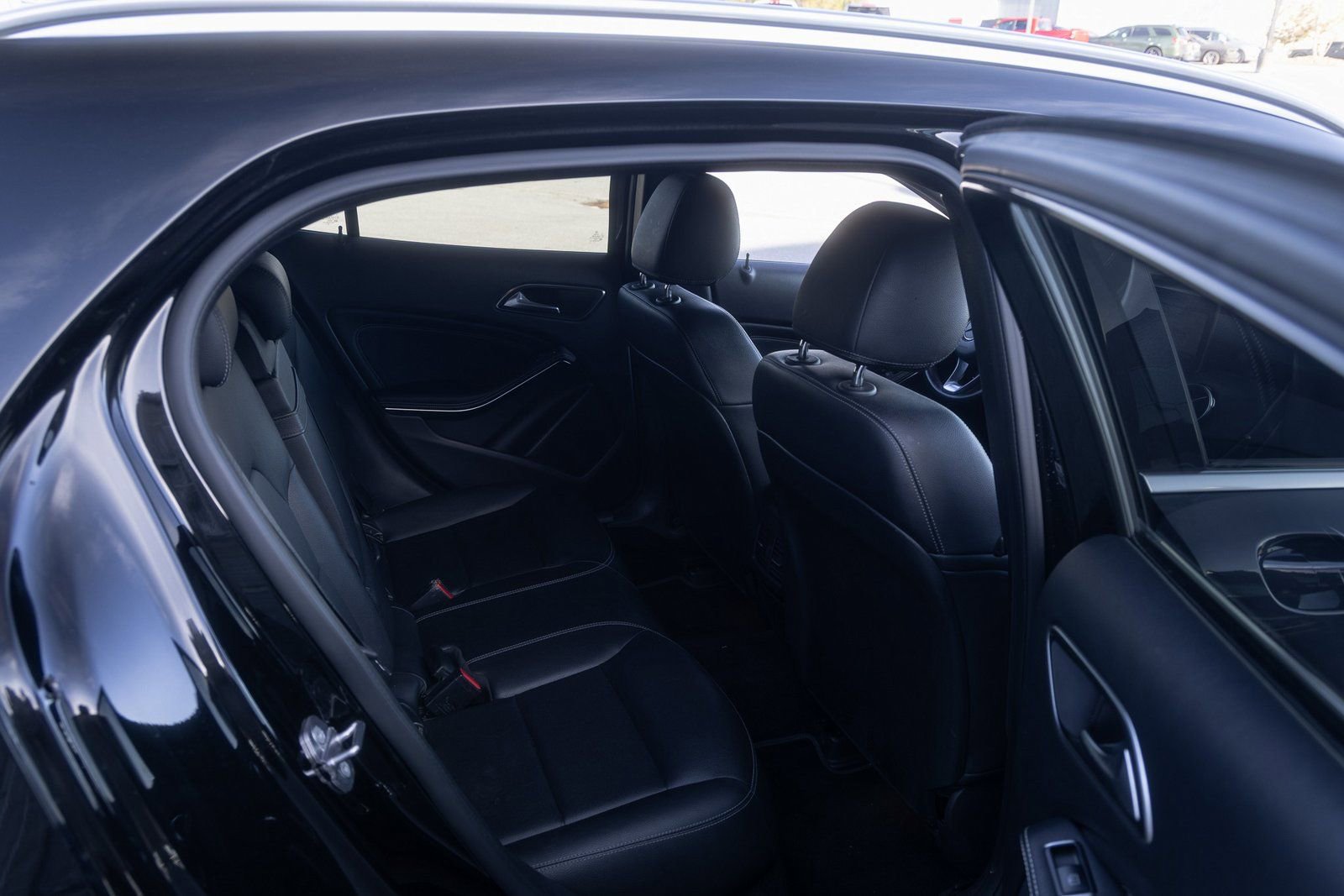 Used 2019 Mercedes-Benz GLA 250 4MATIC w/ Premium Package image 19