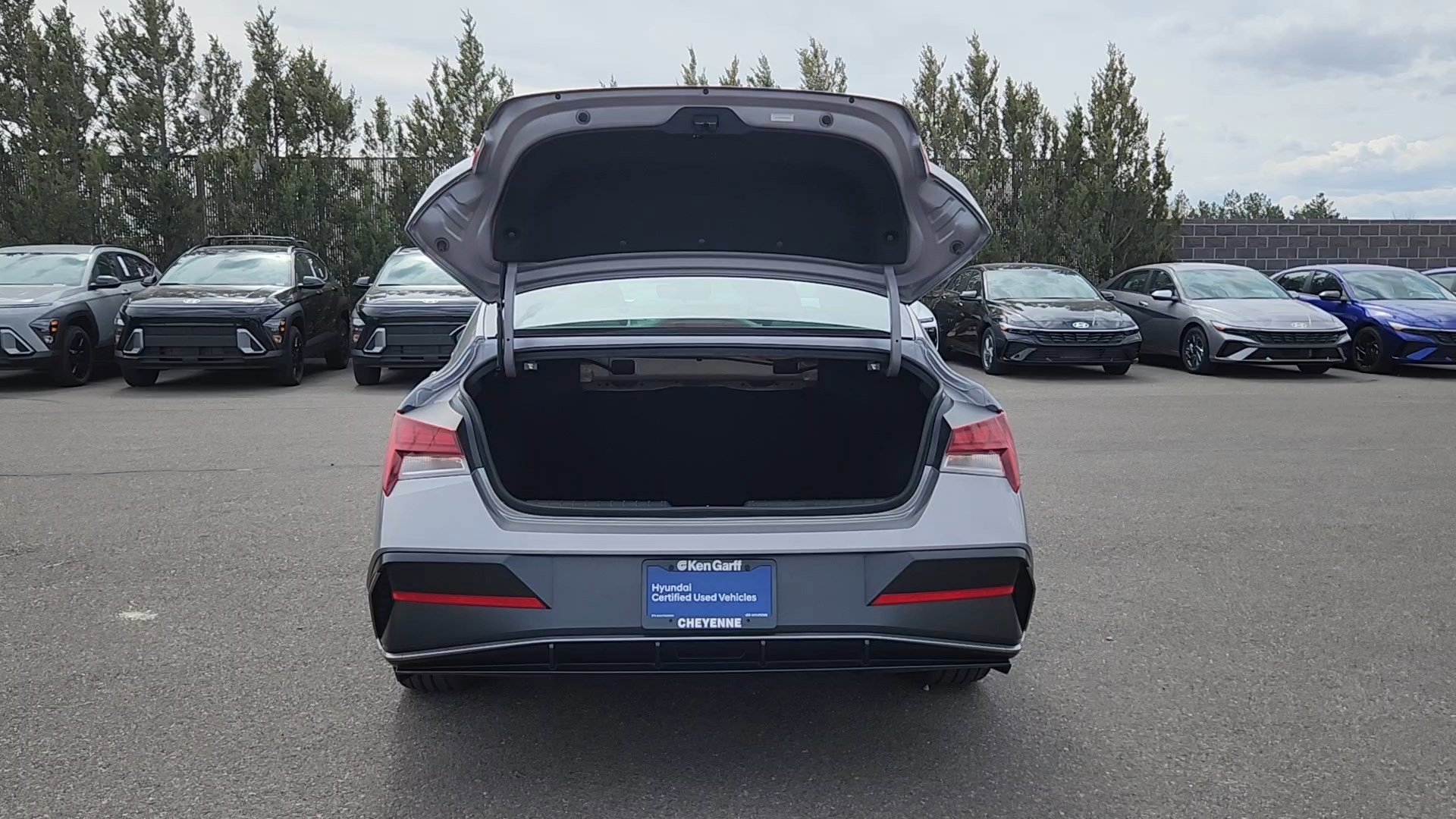 Certified 2025 Hyundai Elantra SEL image 18