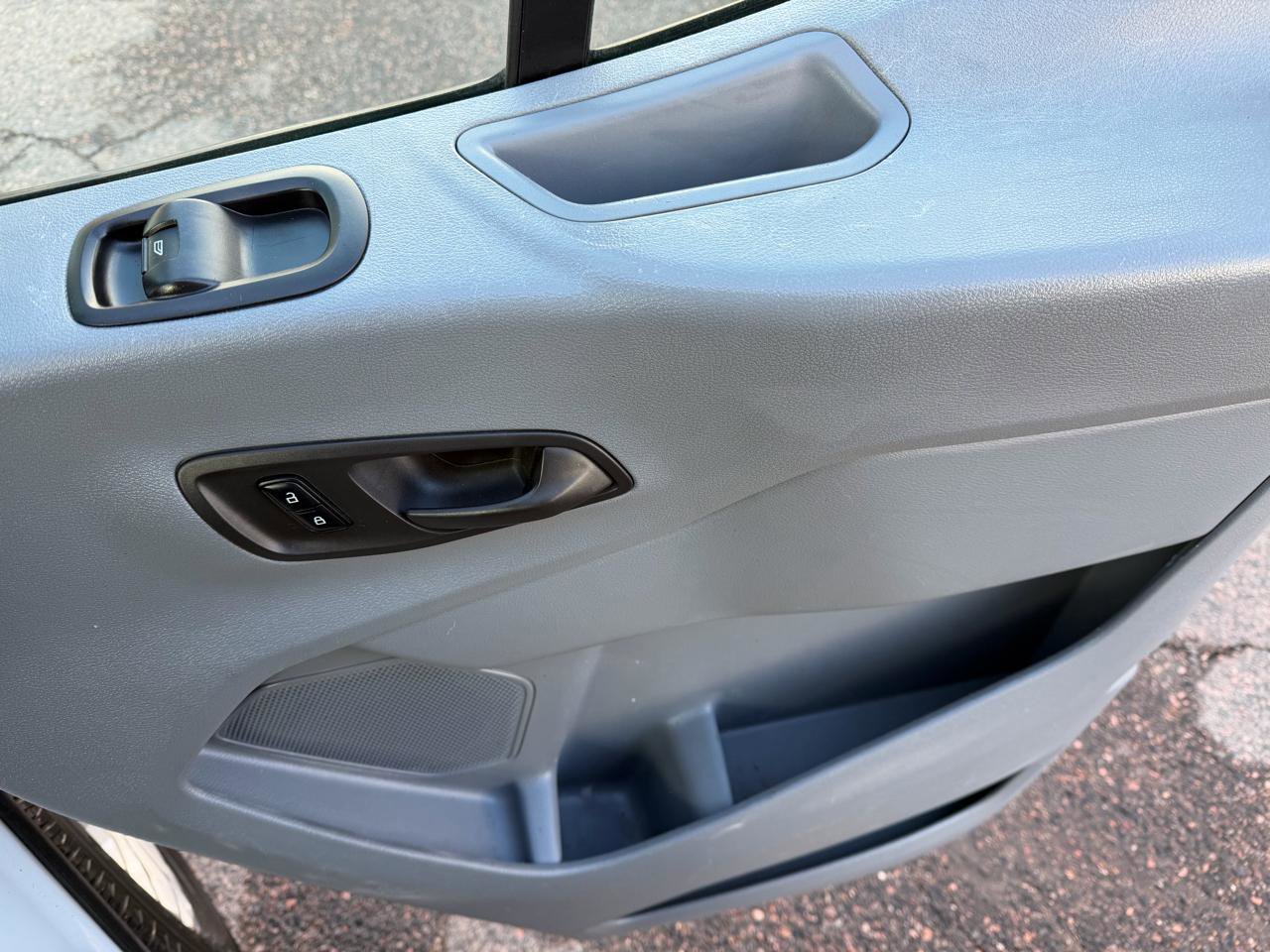 Used 2018 Ford Transit 250 T-250 148 Hi Rf 9000 GVWR Sli image 17