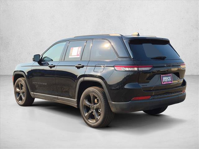 Used 2023 Jeep Grand Cherokee Altitude AWD/4WD image 7