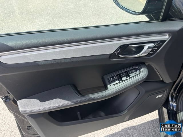 Used 2023 Porsche Macan S w/ Premium Package AWD/4WD image 13