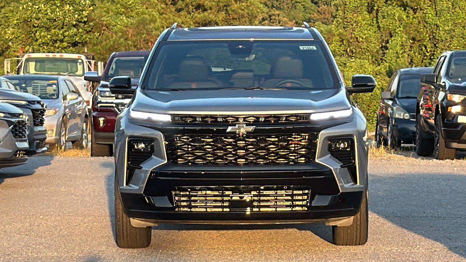 New 2027 Chevrolet Traverse RS w/ LPO, Floor Liner Package FWD image 2
