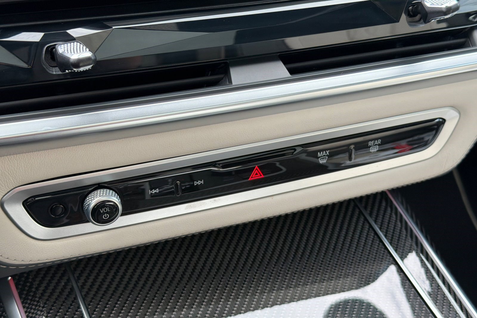 Used 2025 BMW X7 M60i image 29