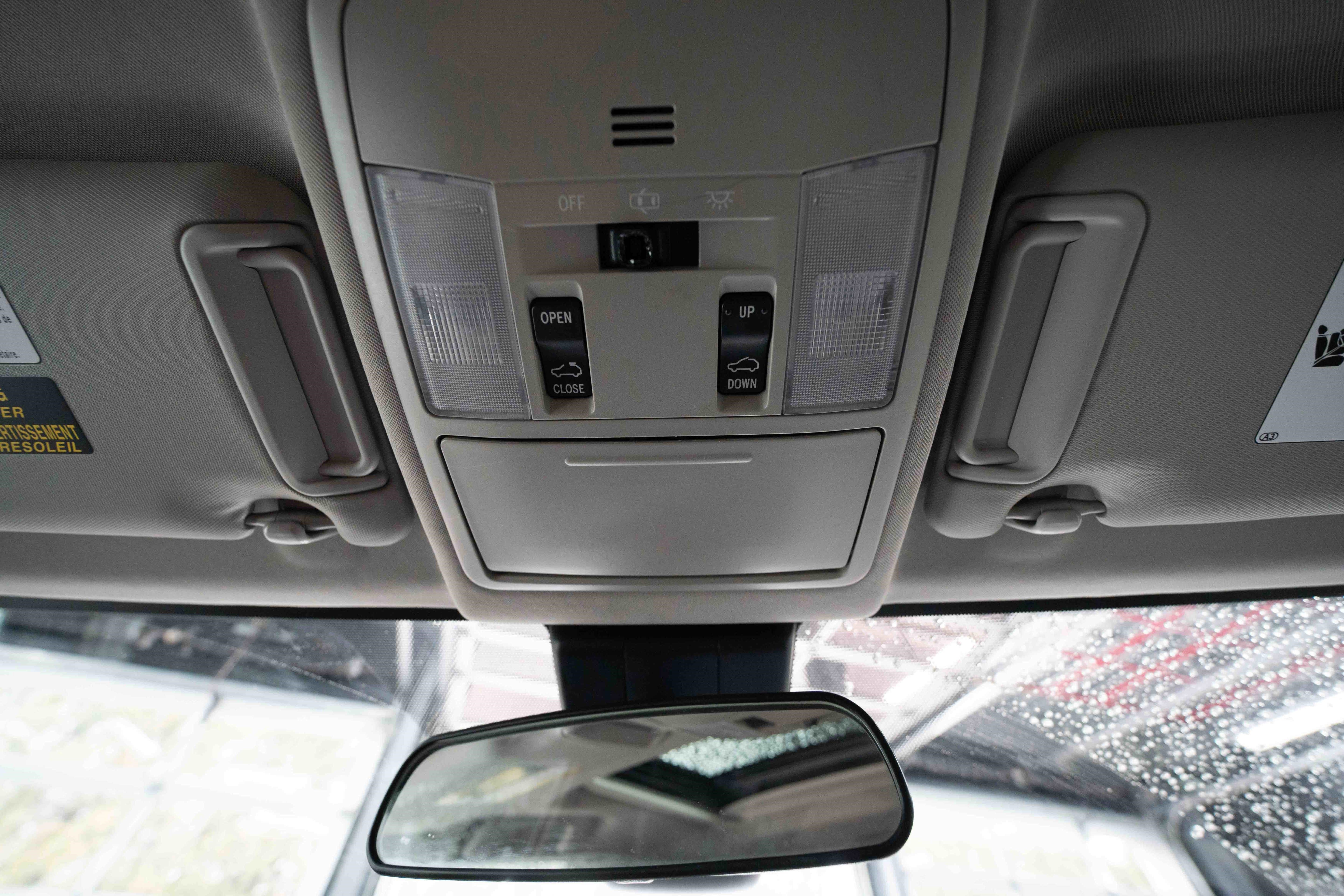 Used 2018 Toyota RAV4 XLE AWD/4WD image 19