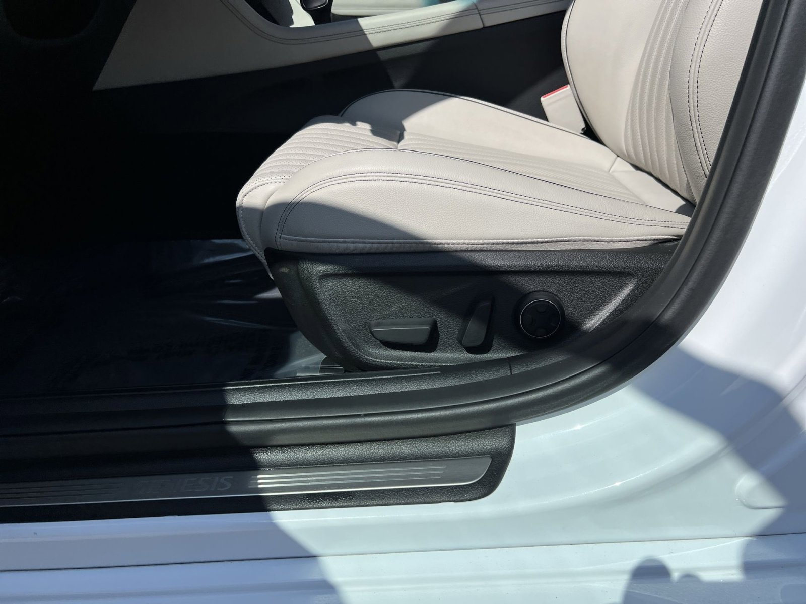 Used 2023 Genesis G70 2.0T w/ Sport Prestige Package image 14