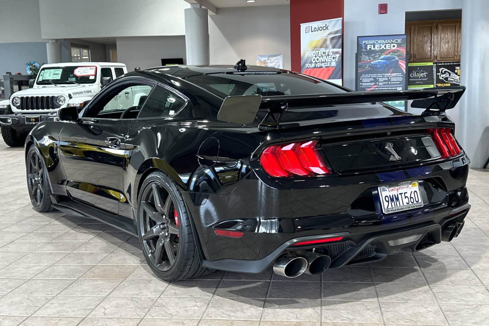 Used 2020 Ford Mustang Shelby GT500 w/ Carbon Fiber Track Pack image 4