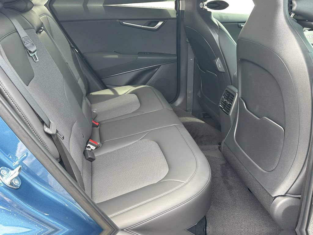 New 2026 Kia Niro EX FWD image 7