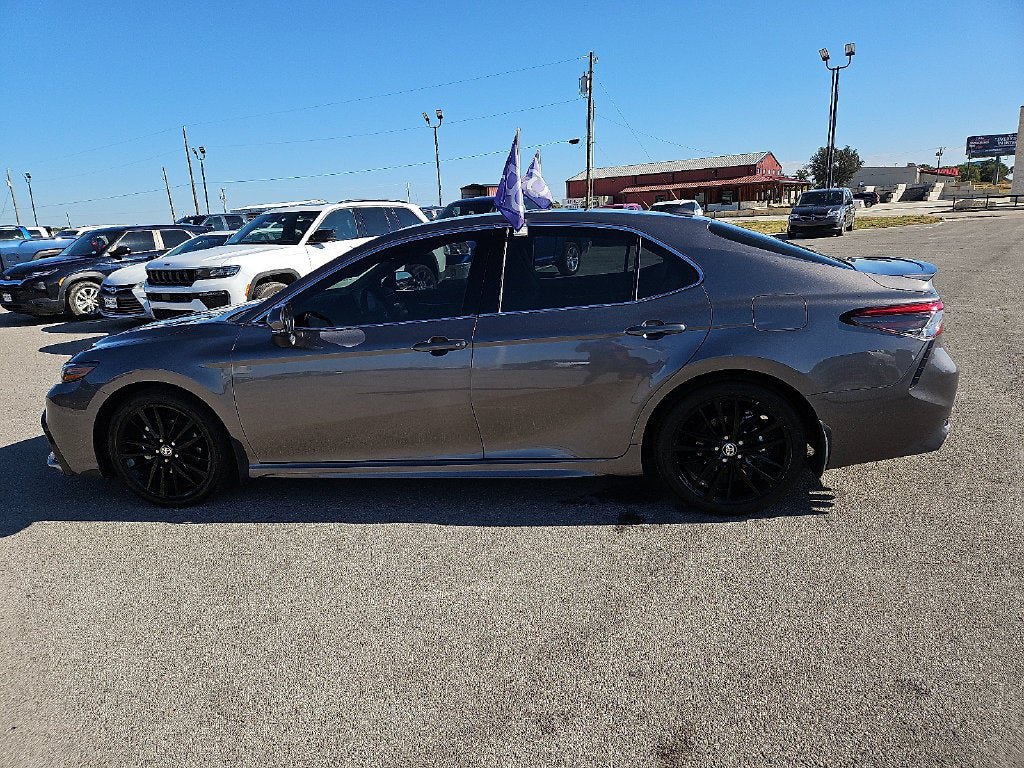 Used 2024 Toyota Camry XSE FWD image 3