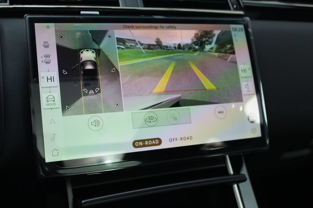 New 2026 Land Rover Range Rover Velar Dynamic SE AWD/4WD image 19